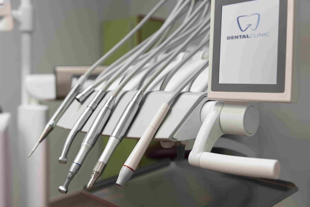 Улыбка после установки: Безметалловая керамика в Тверии Израиль