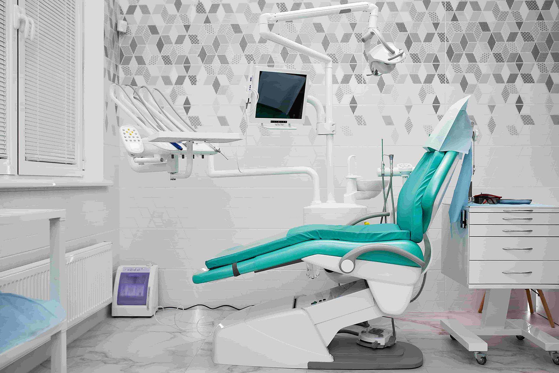 Ваше здоровье и улыбка — приоритет для специалистов зубной кабинет в тверии.